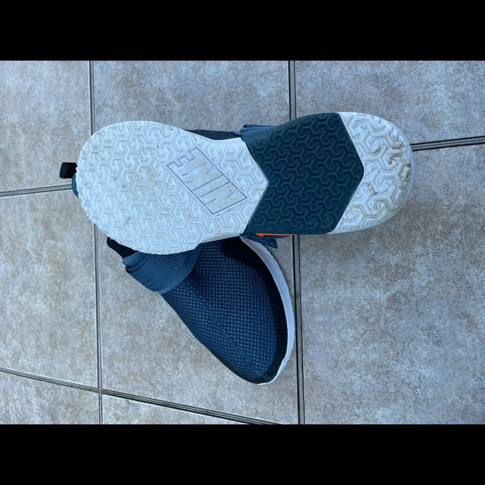 Nike Melton Sports training shoes
